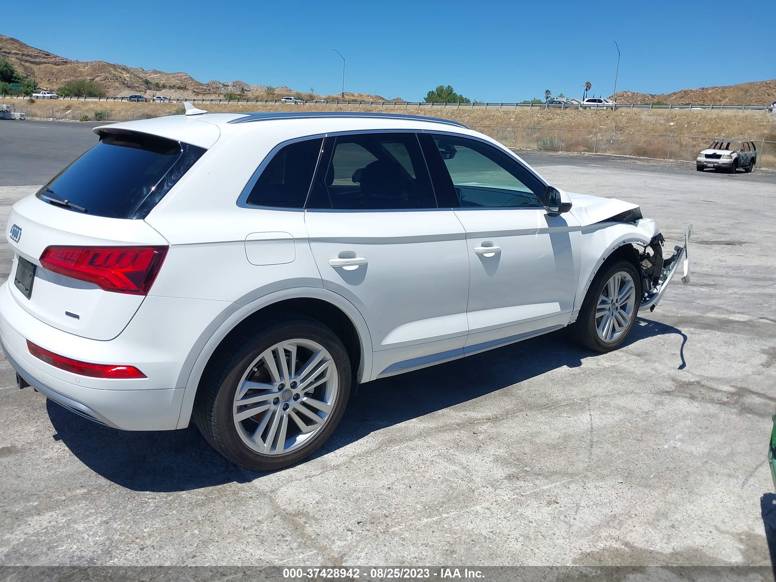 WA1BNAFYXK2106244  audi q5 2019 IMG 3