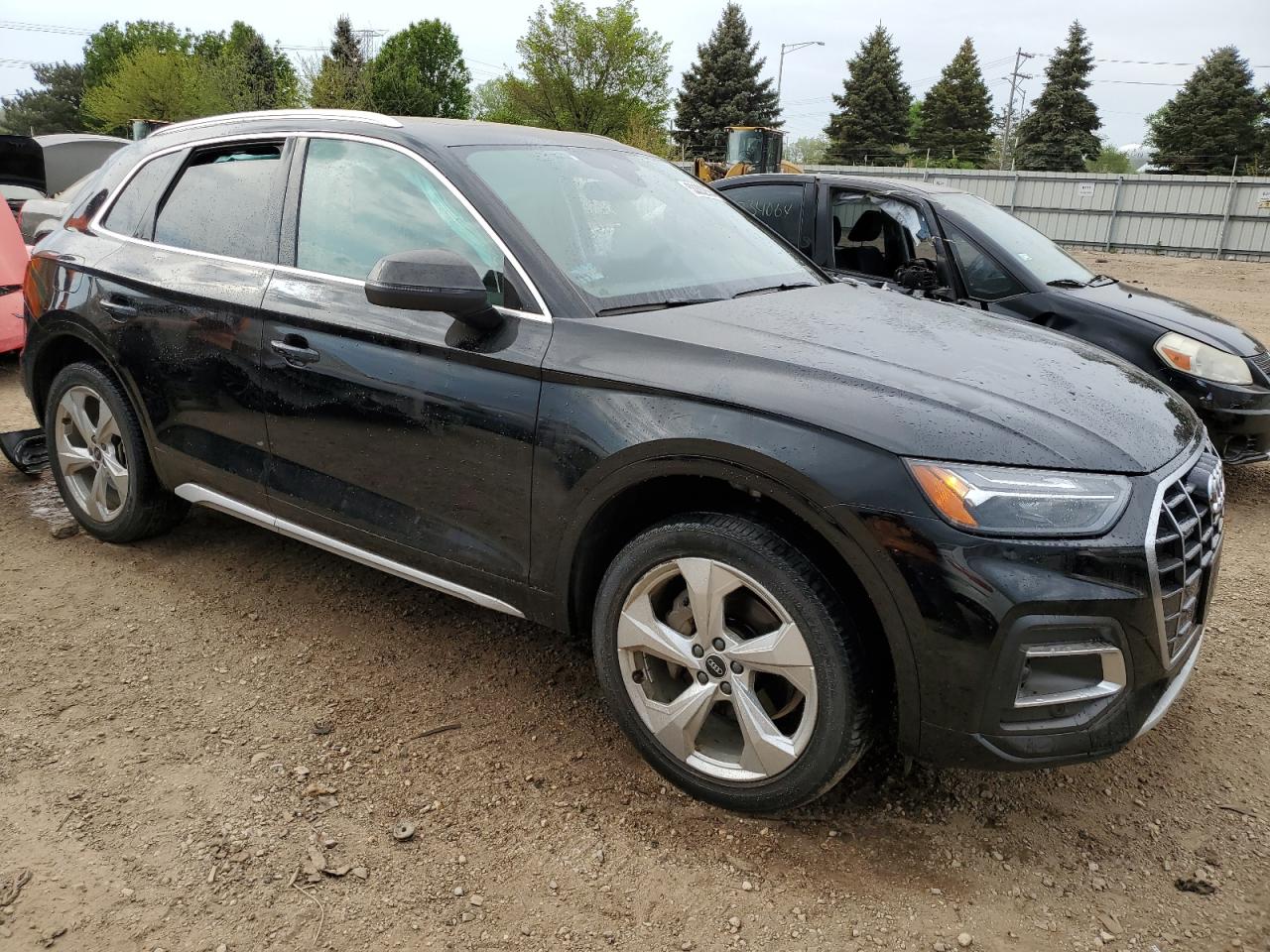 WA1BAAFY7M2072570  audi q5 2021 IMG 3