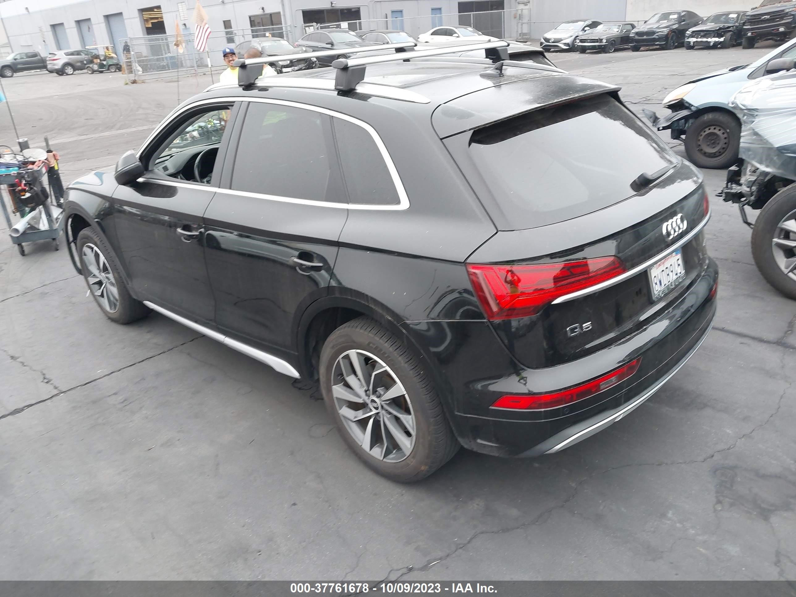 WA1BAAFY8M2070519  audi q5 2021 IMG 2