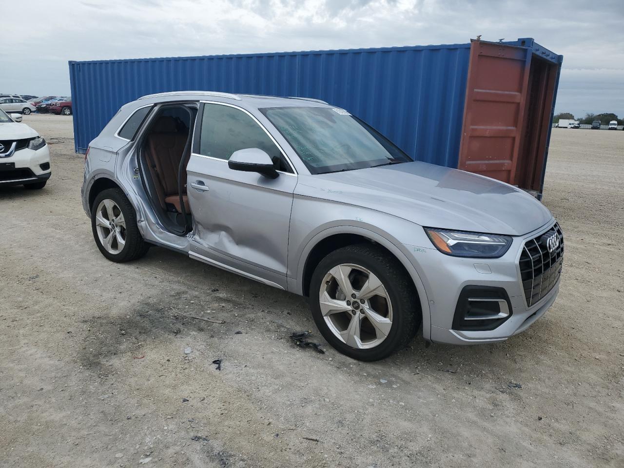 WA1CAAFY4M2099097  audi q5 2021 IMG 3