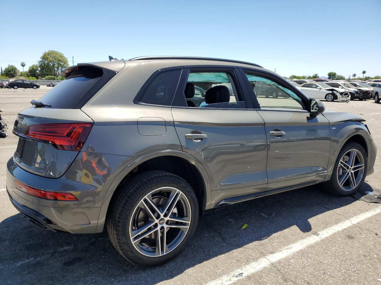 WA1E2AFY4P2073769  audi q5 2022 IMG 2