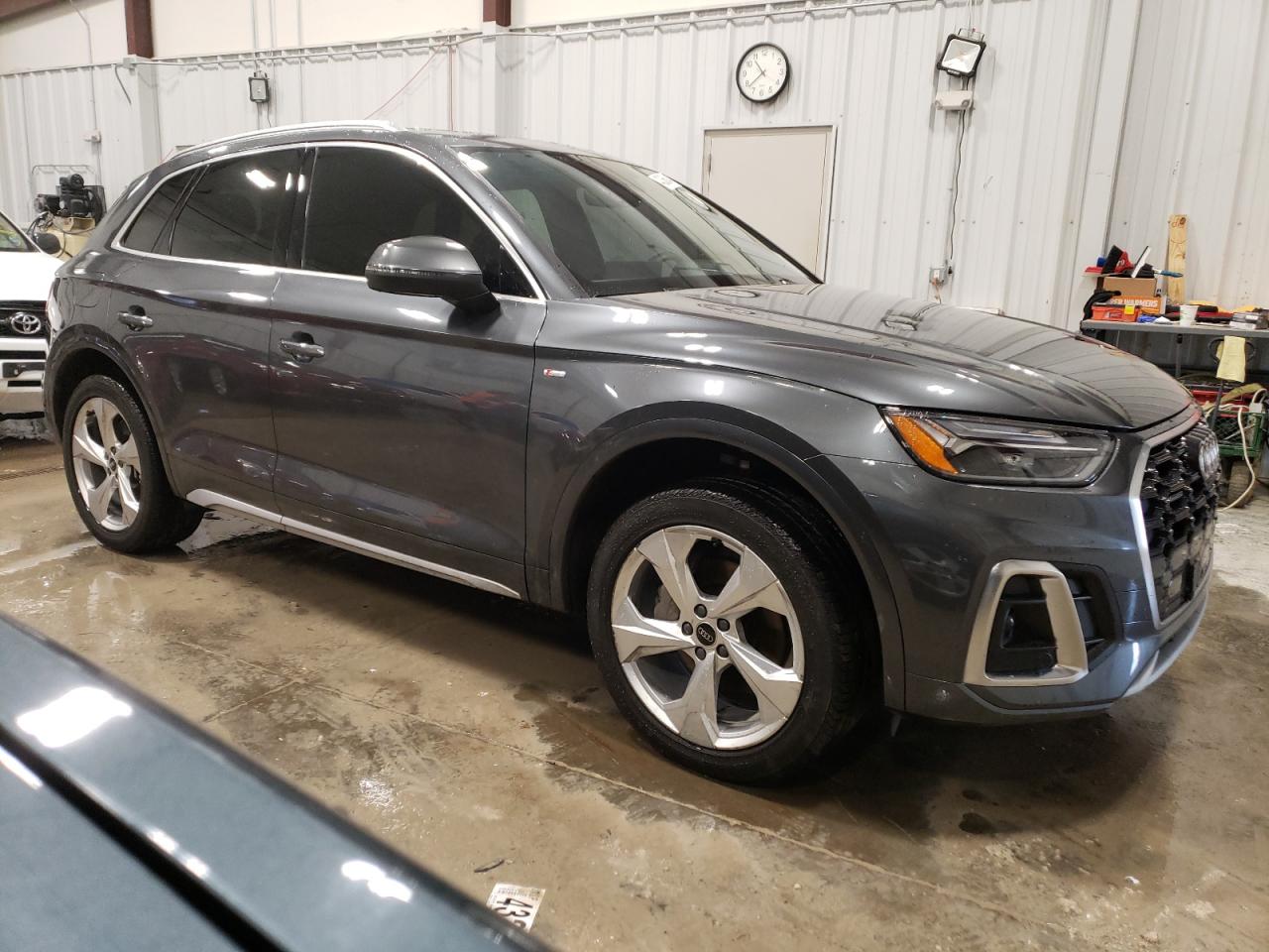 WA1EAAFY7N2076990  audi q5 2022 IMG 3