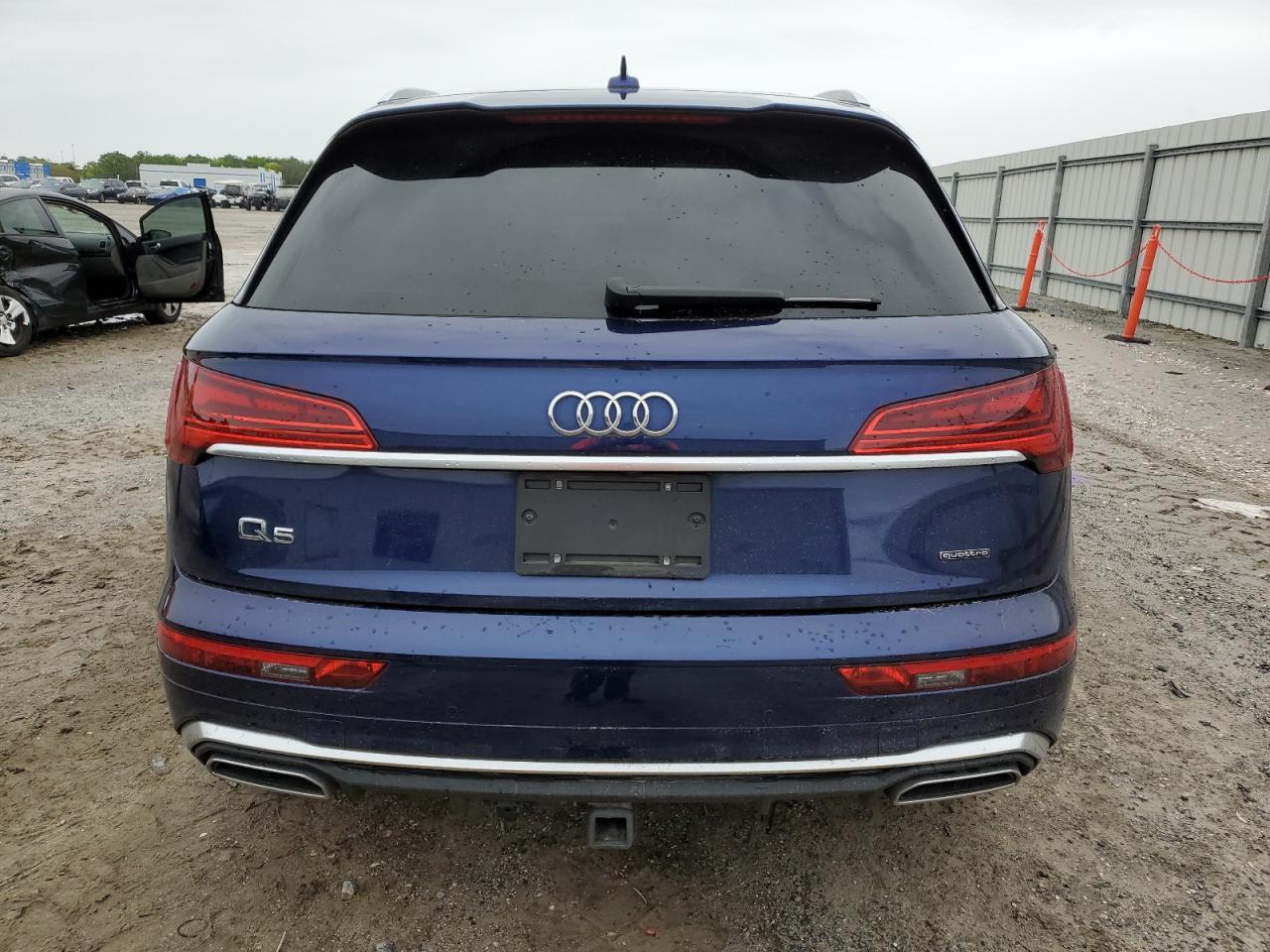 WA1FAAFY2N2053279  audi q5 2022 IMG 5