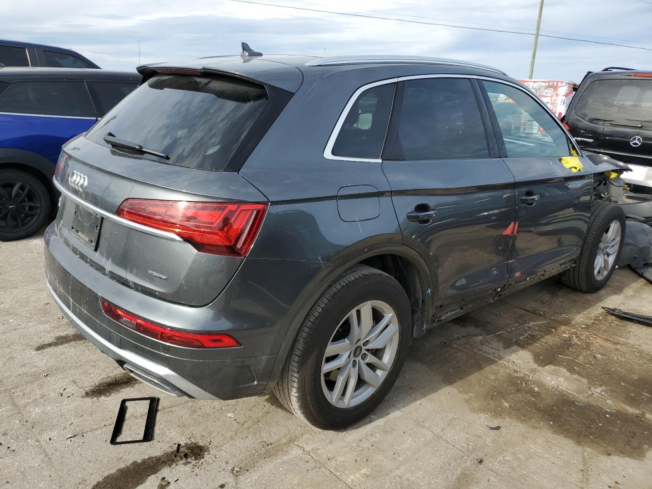 WA1GAAFY3N2104079  audi q5 2022 IMG 2