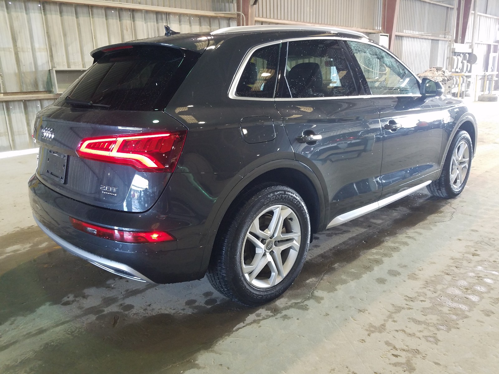 WA1BNAFY3J2227521  audi q5 premium 2018 IMG 3