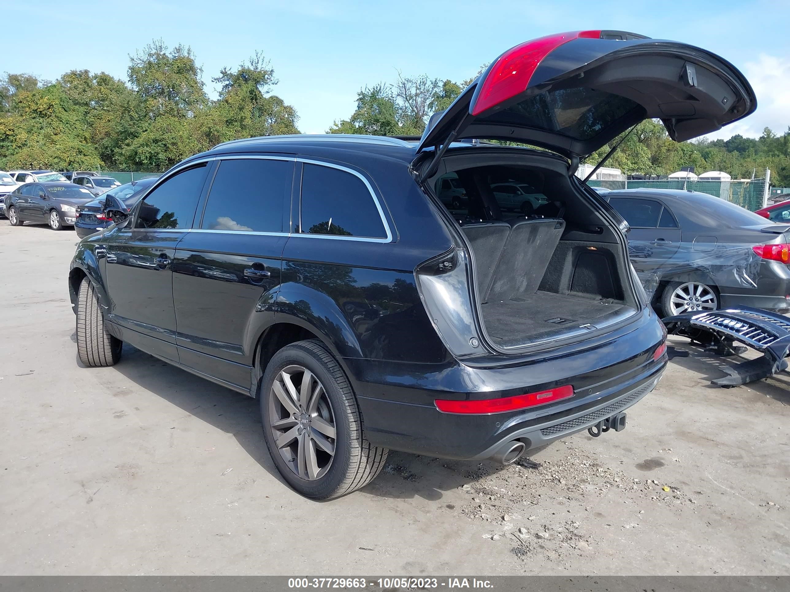 WA1WMAFE6BD000811  audi q7 2011 IMG 2