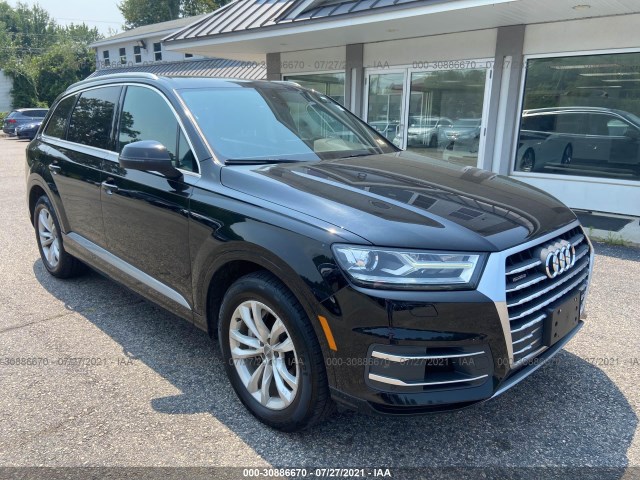 WA1AAAF77HD007070  audi q7 2017 IMG 0