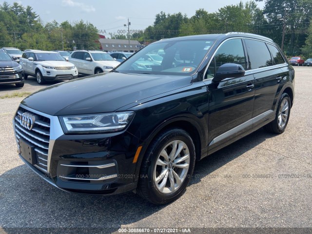 WA1AAAF77HD007070  audi q7 2017 IMG 1