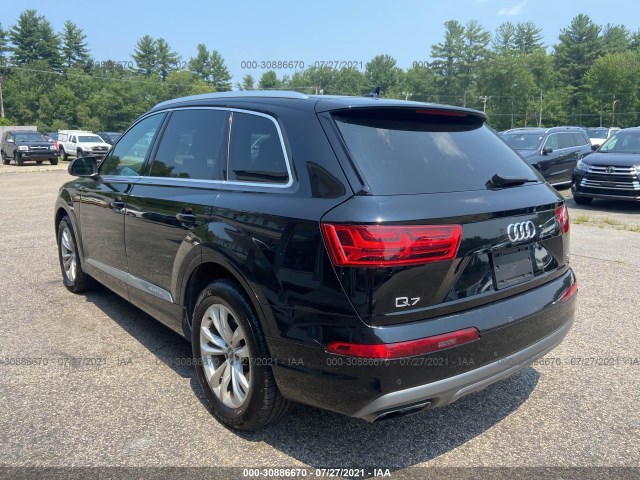 WA1AAAF77HD007070  audi q7 2017 IMG 2