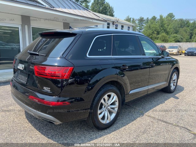 WA1AAAF77HD007070  audi q7 2017 IMG 3