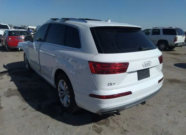 WA1AAAF78HD010401  audi q7 2017 IMG 2