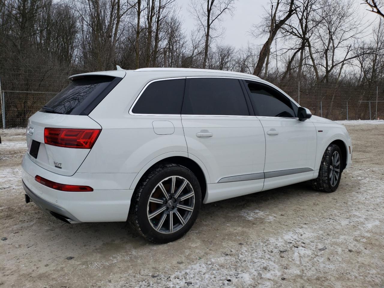 WA1LAAF72HD026408  audi q7 2016 IMG 2