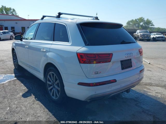 WA1LAAF75HD013359  audi q7 2017 IMG 2