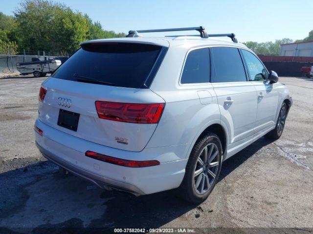 WA1LAAF75HD013359  audi q7 2017 IMG 3