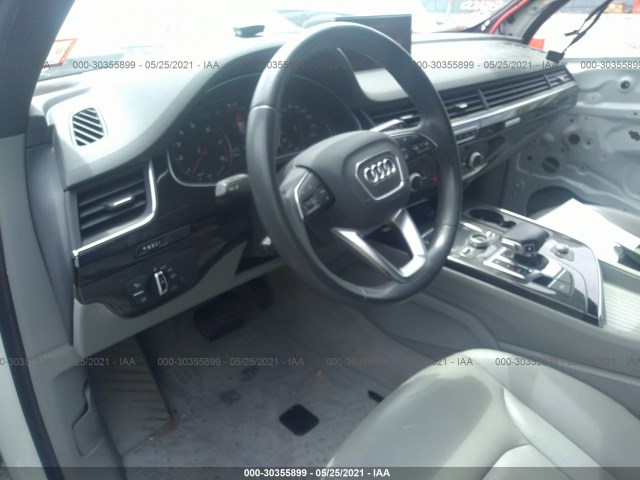 WA1LAAF75HD013832  audi q7 2017 IMG 4