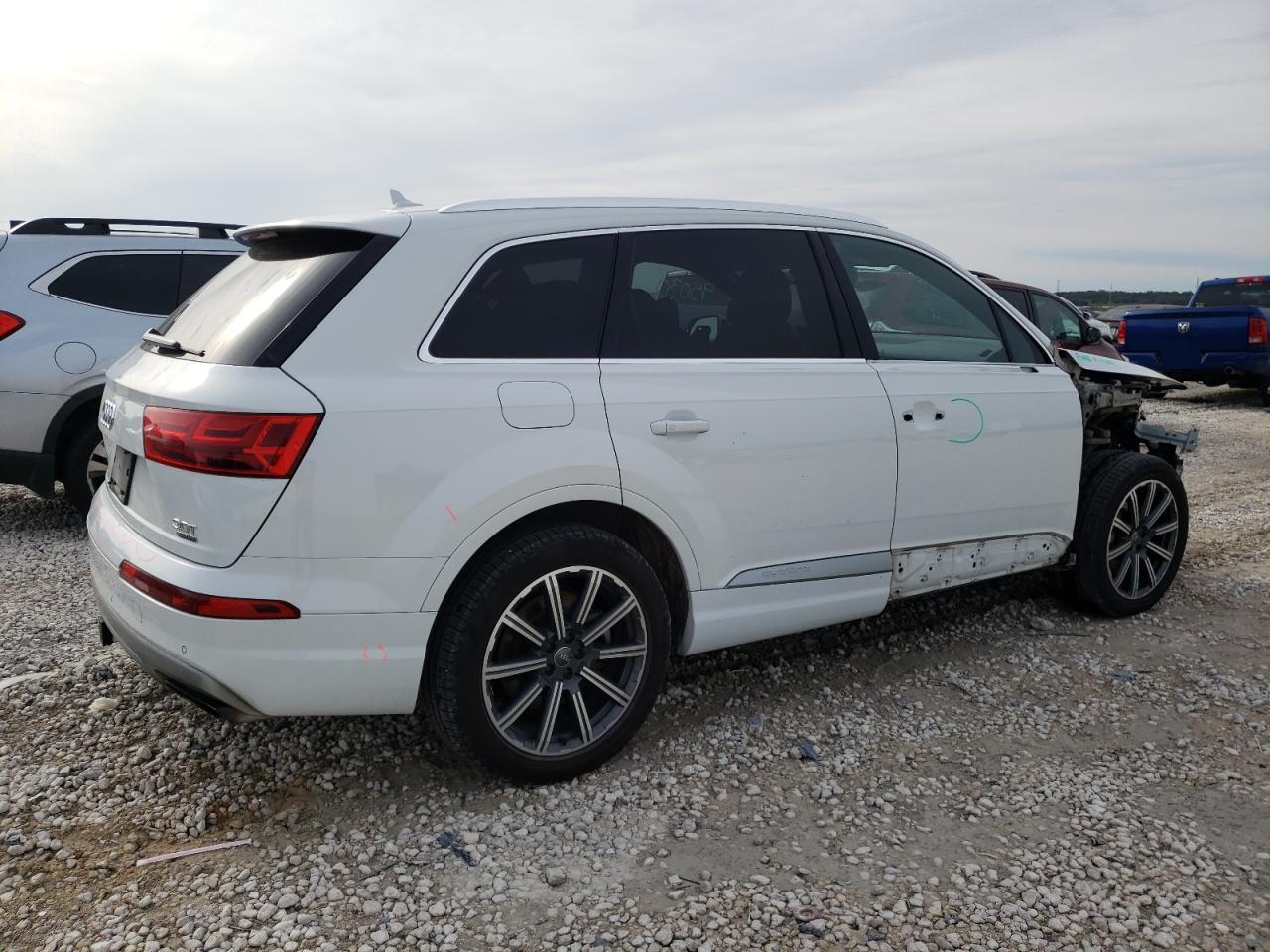 WA1LAAF76HD027822  audi q7 2017 IMG 2