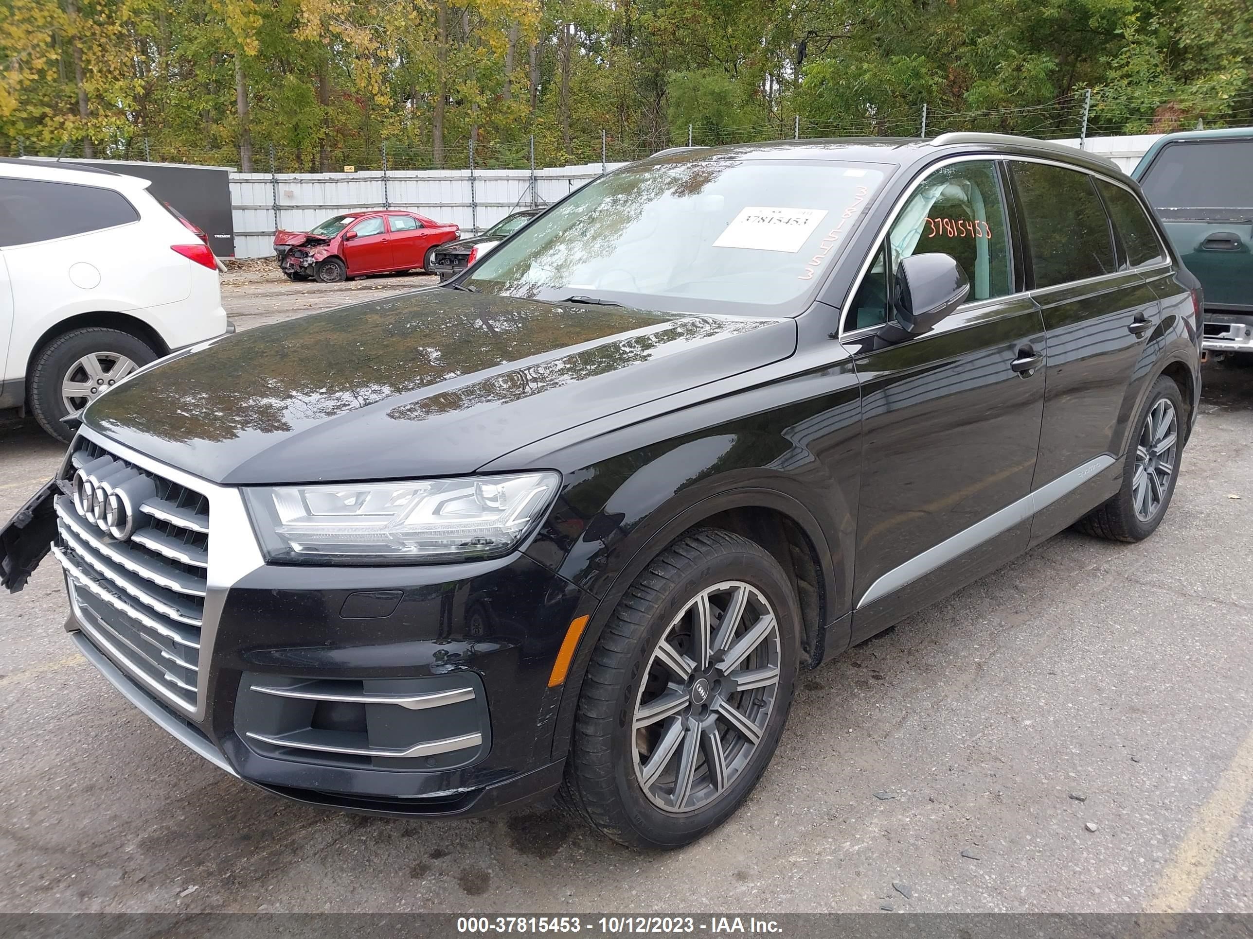 WA1VAAF70HD004321  audi q7 2017 IMG 1