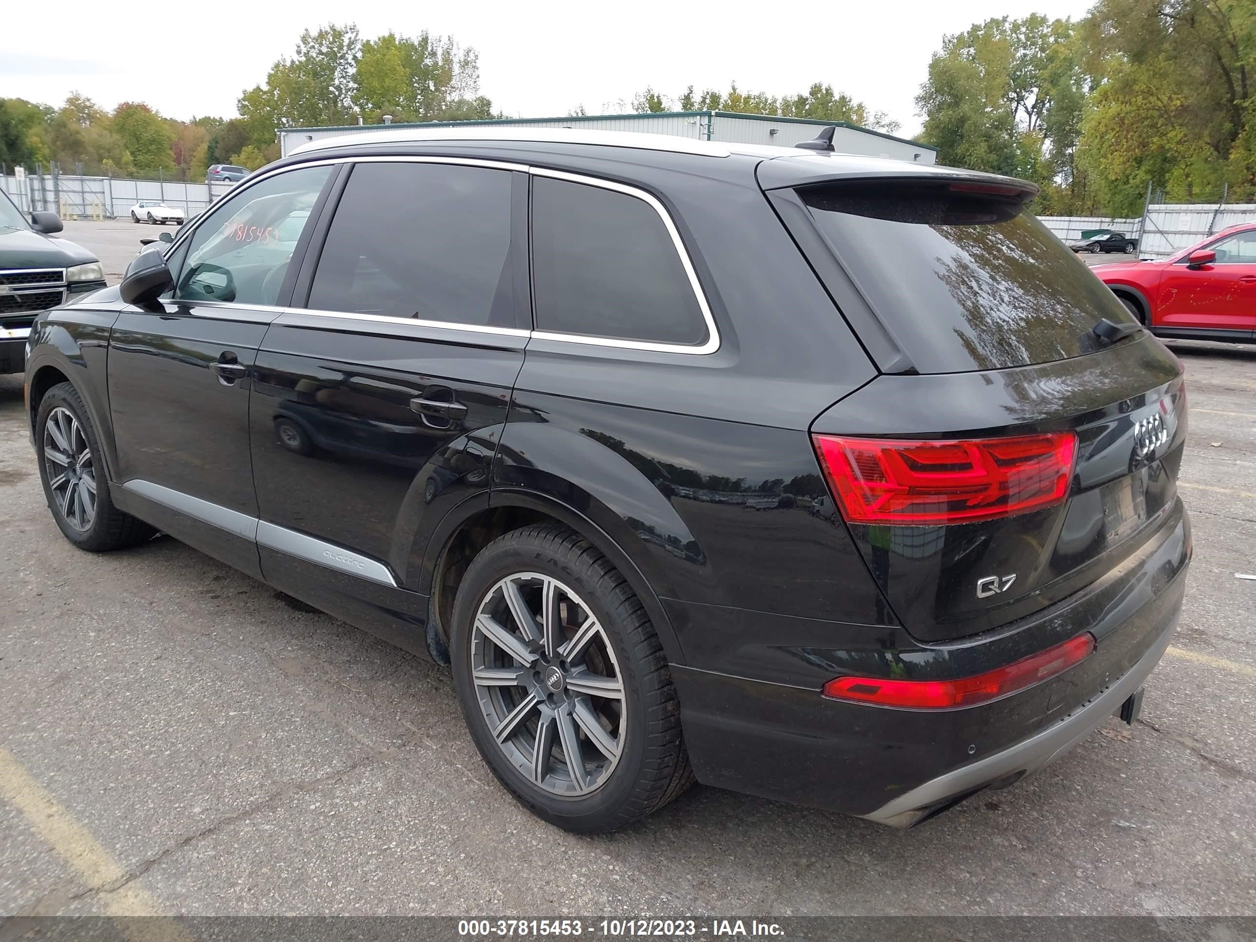 WA1VAAF70HD004321  audi q7 2017 IMG 2