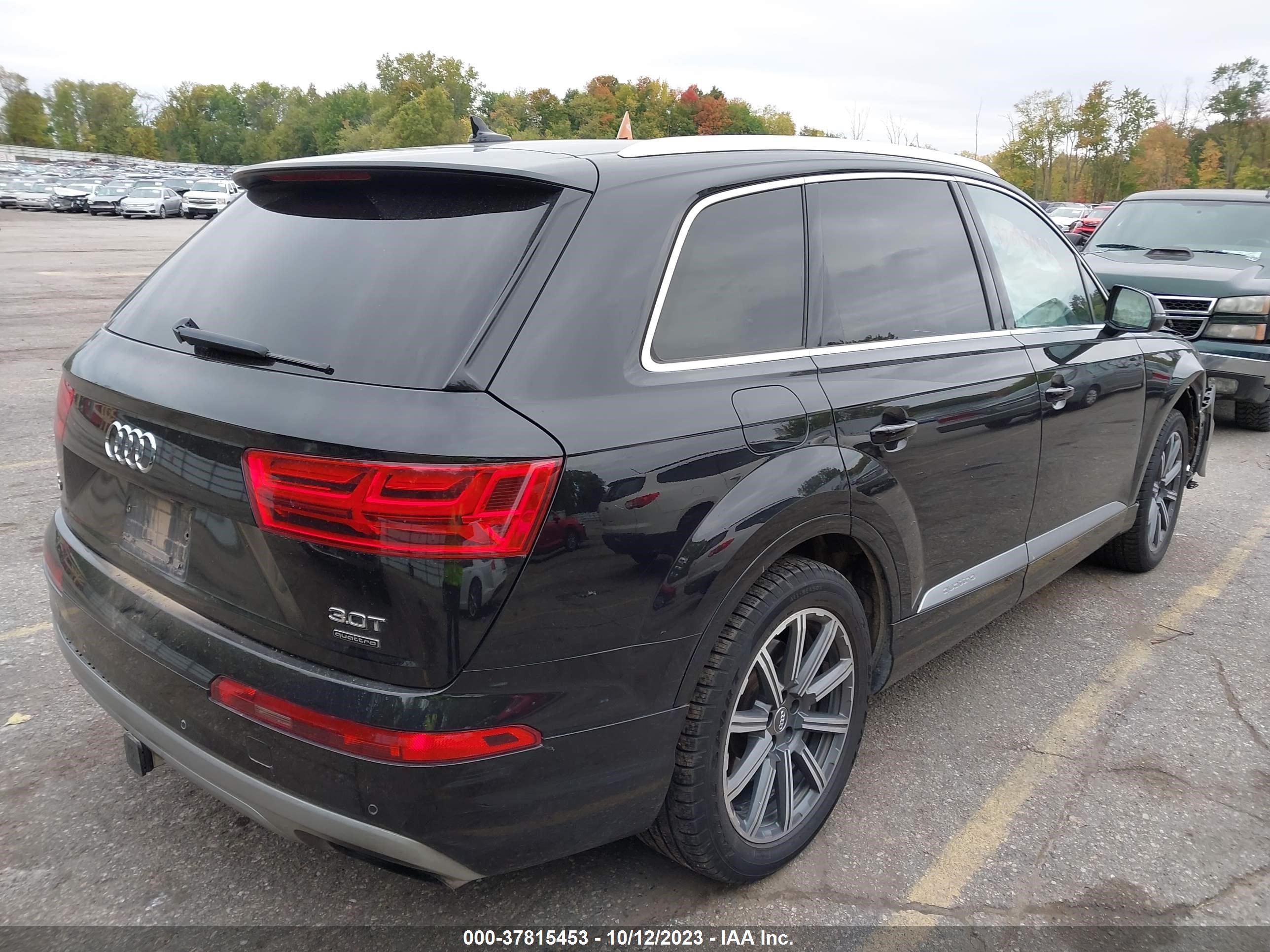 WA1VAAF70HD004321  audi q7 2017 IMG 3