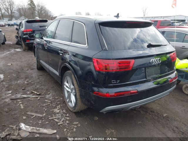 WA1VAAF75HD020417  audi q7 2017 IMG 2