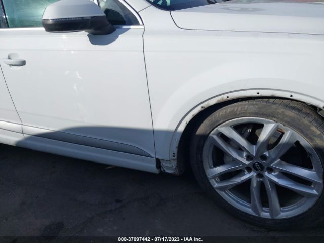 WA1VAAF76HD018403  audi q7 2017 IMG 5