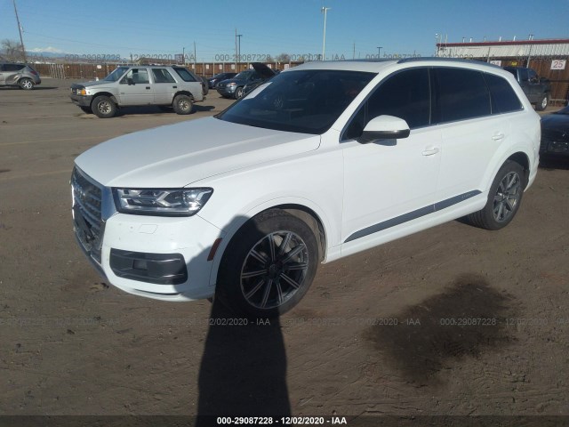 WA1AAAF78HD027652  audi q7 2017 IMG 1