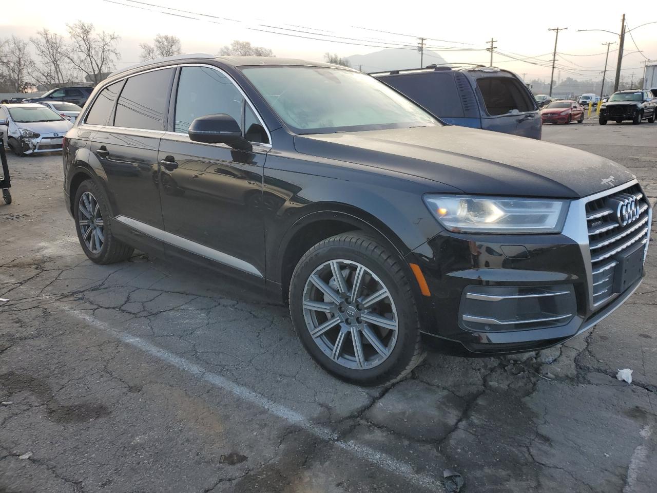 WA1AHAF76HD058541  audi q7 2017 IMG 3