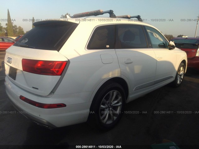 WA1AHAF79HD048022  audi q7 2017 IMG 3