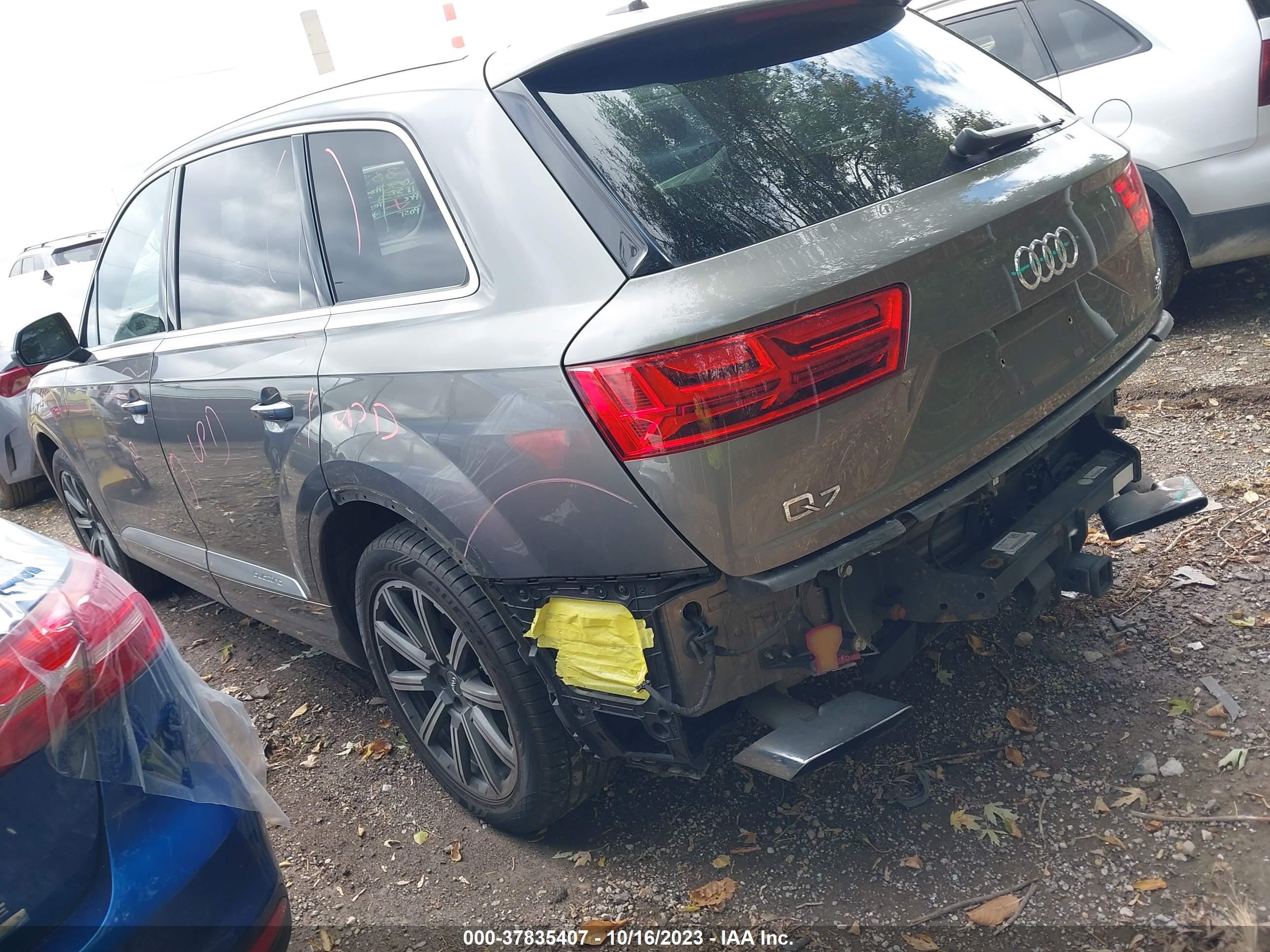 WA1LAAF73HD001808  audi q7 2017 IMG 2