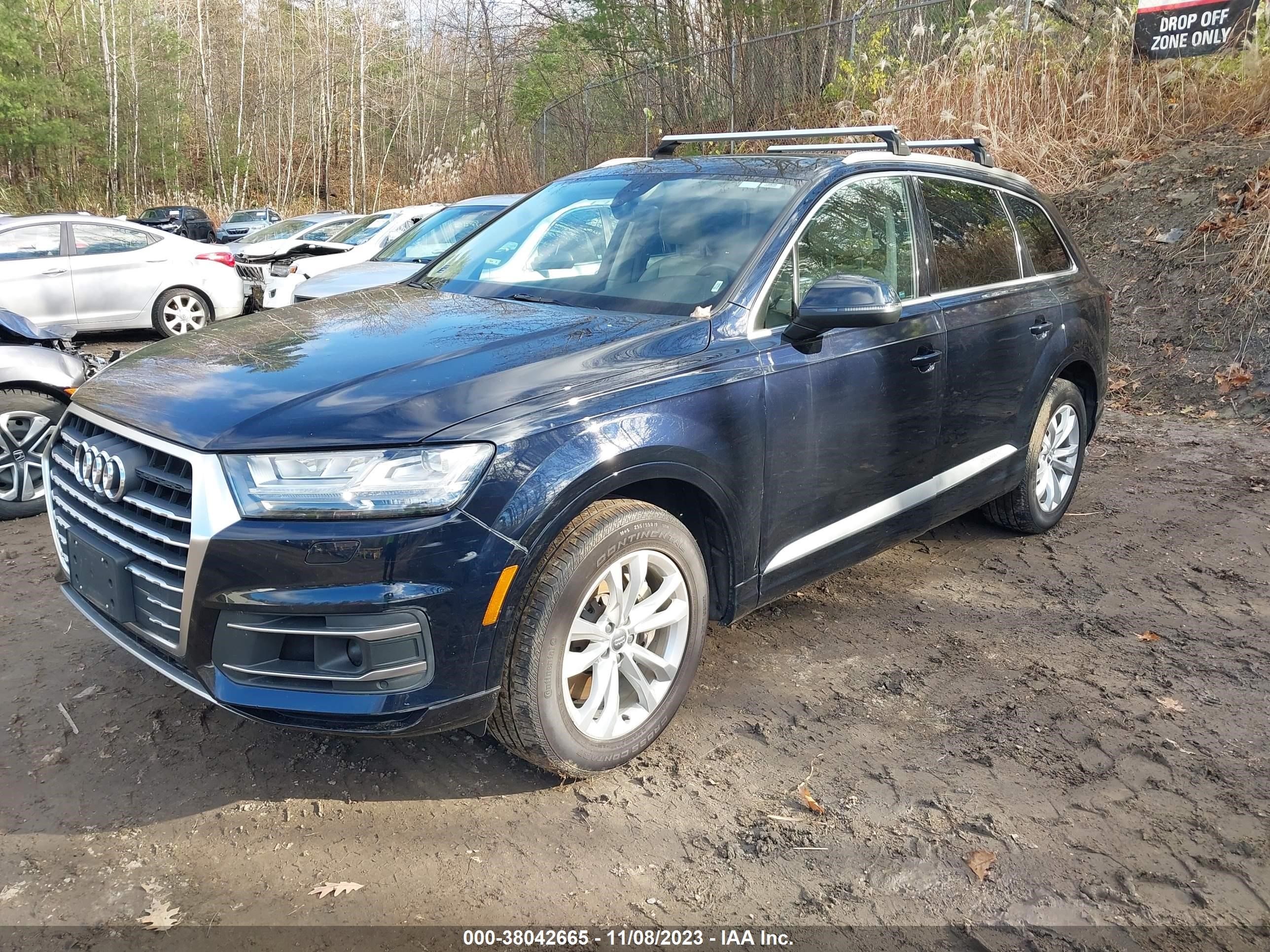 WA1LAAF77HD045472  audi q7 2017 IMG 1