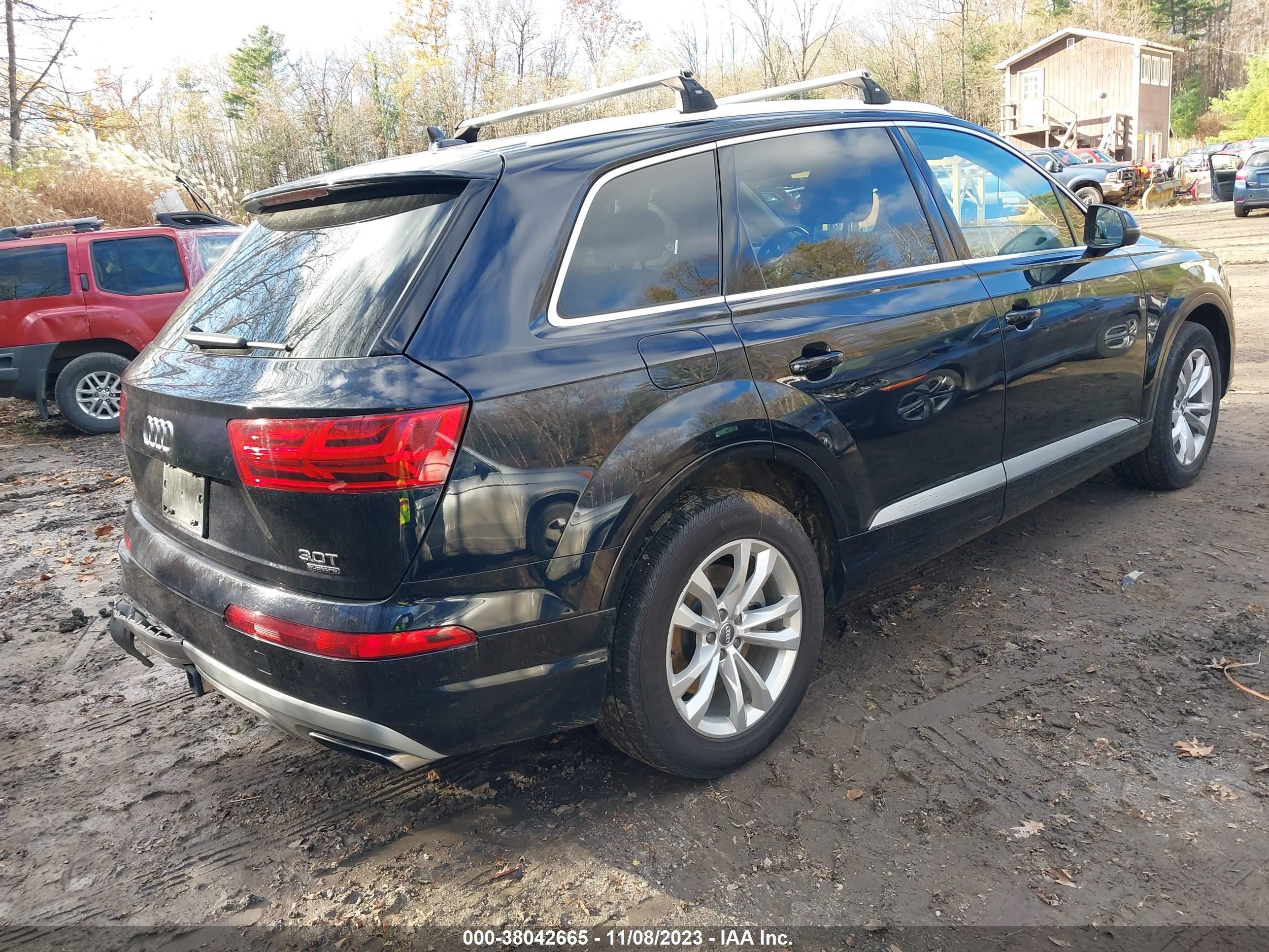 WA1LAAF77HD045472  audi q7 2017 IMG 3