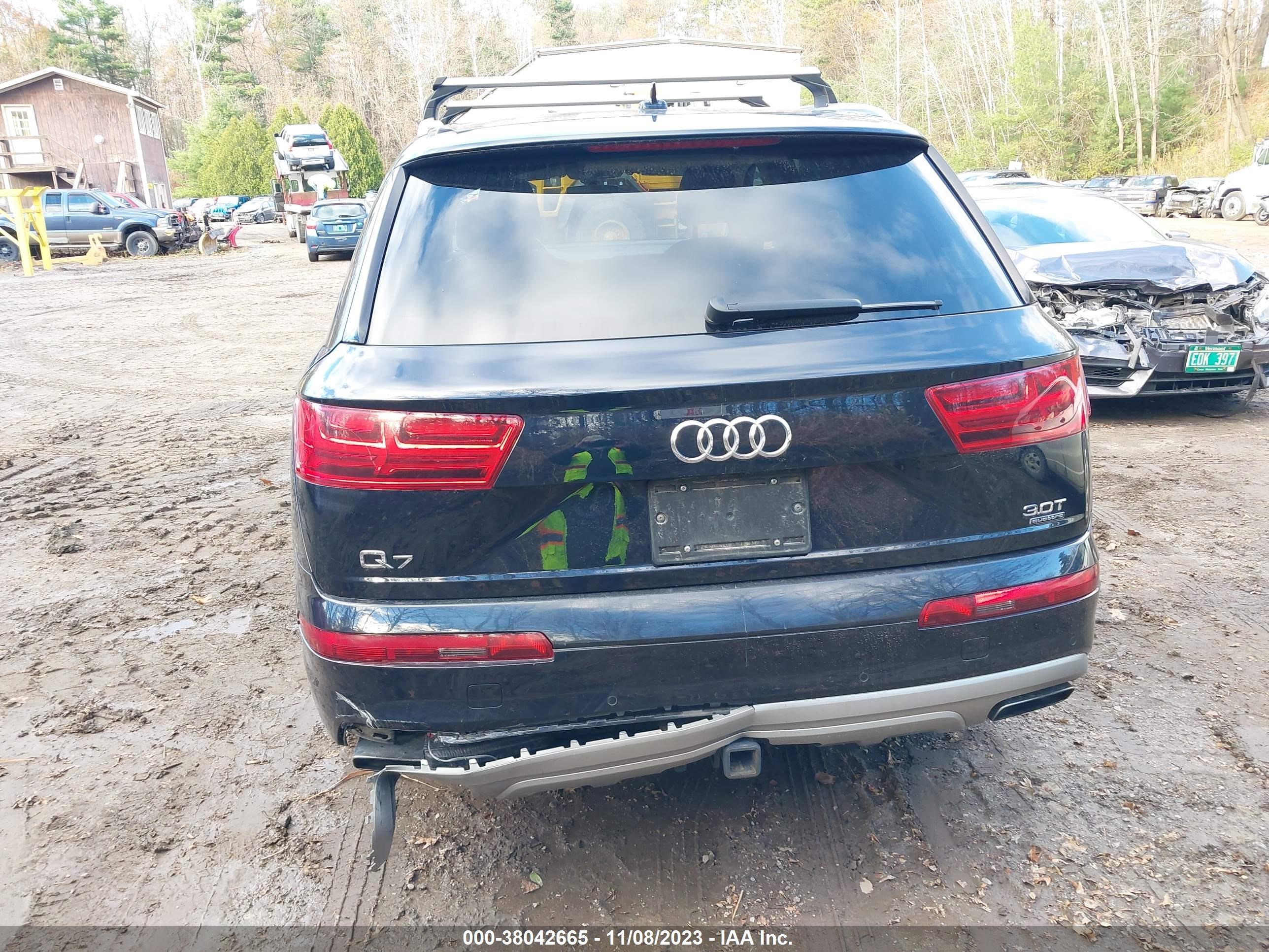 WA1LAAF77HD045472  audi q7 2017 IMG 5