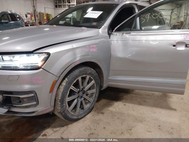 WA1LAAF77HD046783  audi q7 2017 IMG 5