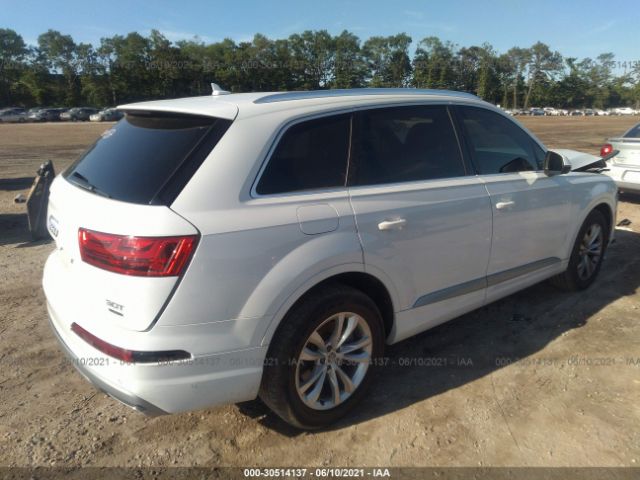 WA1LAAF7XHD059298  audi q7 2017 IMG 3