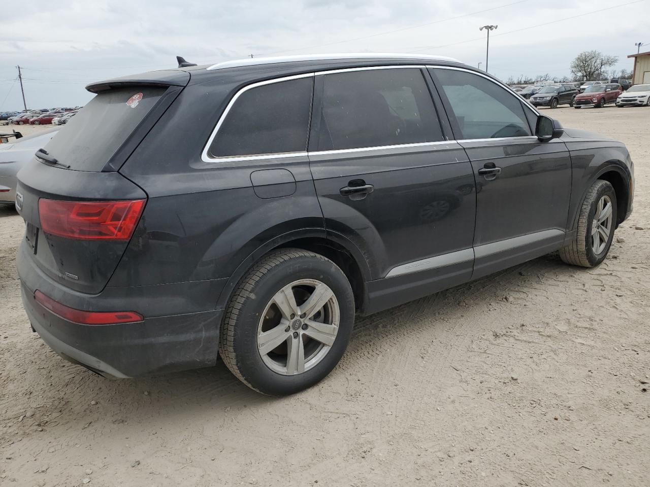 WA1LHAF74HD039544  audi q7 2017 IMG 2