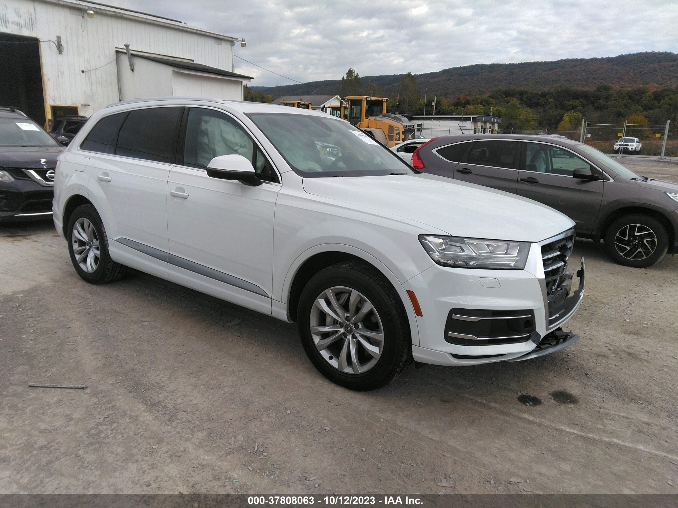 WA1LHAF76HD045927  audi q7 2017 IMG 0