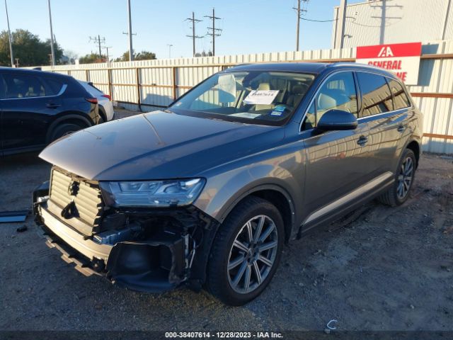 WA1VAAF76JD005723  audi q7 2017 IMG 1