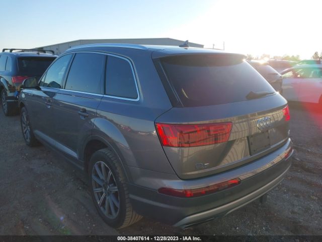 WA1VAAF76JD005723  audi q7 2017 IMG 2