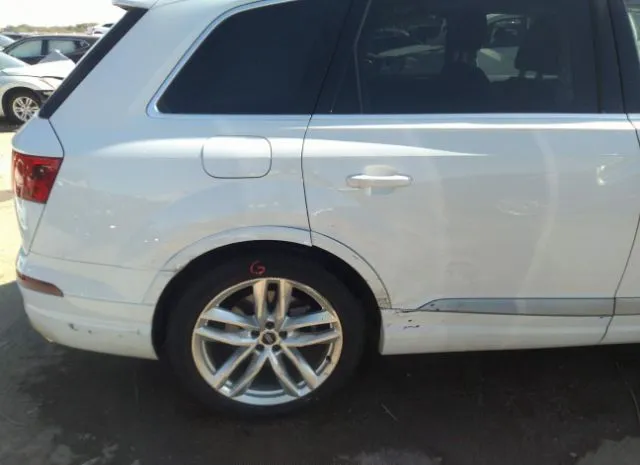 WA1VAAF77HD036215  audi q7 2017 IMG 5