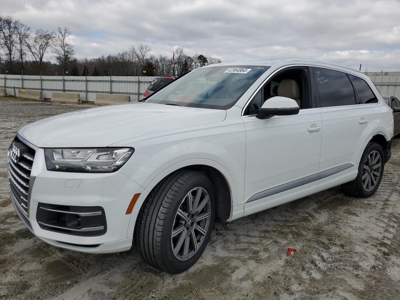 WA1VAAF7XJD006454  audi q7 2018 IMG 0