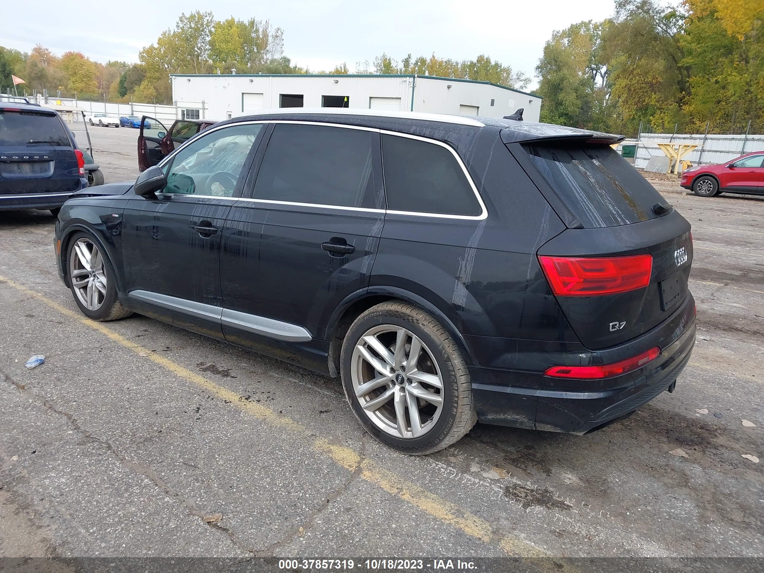 WA1WAAF73HD012322  audi q7 2017 IMG 2