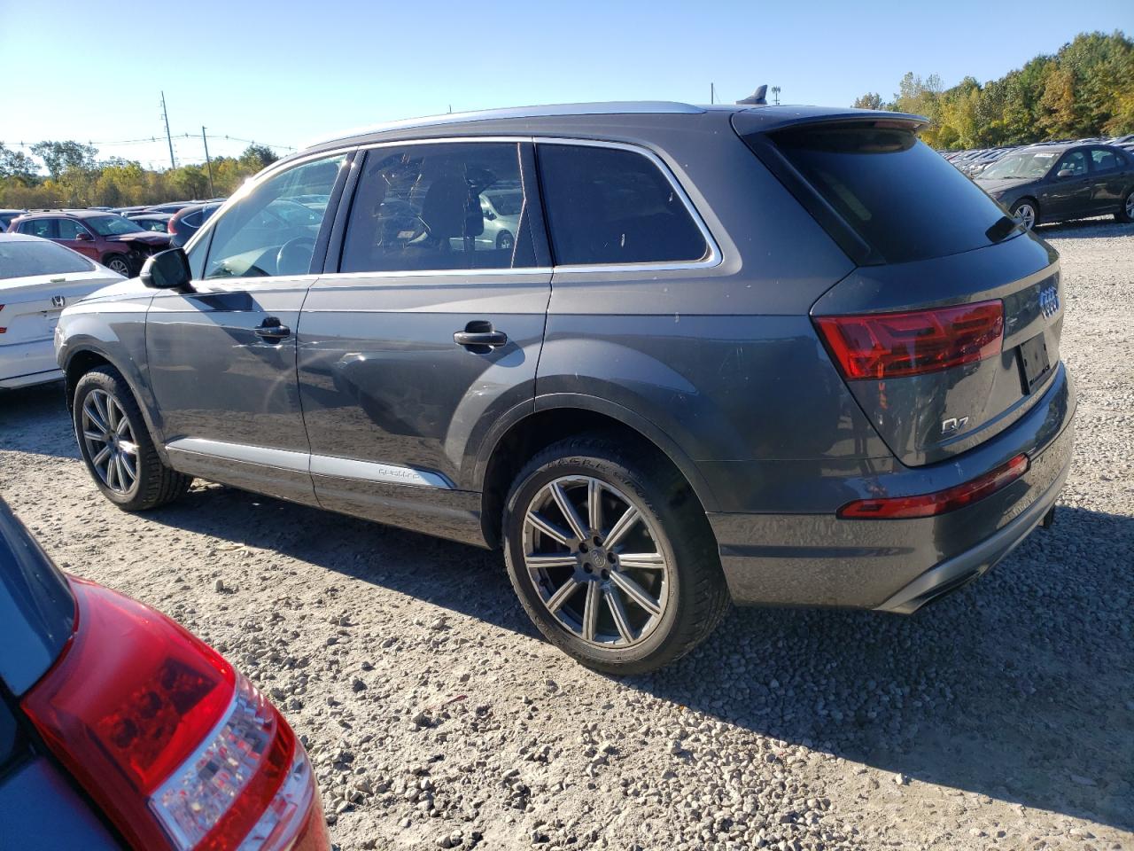 WA1LAAF73JD034801  audi q7 2018 IMG 1