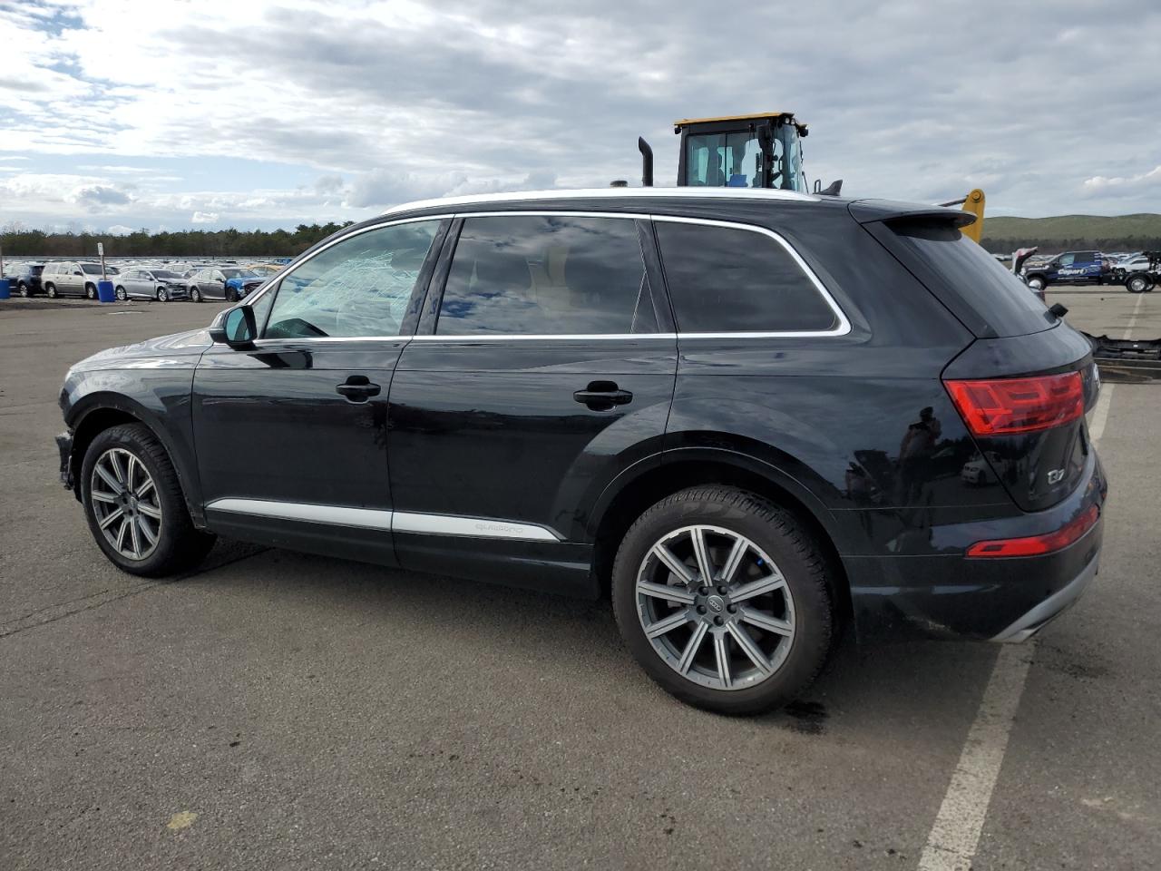 WA1LAAF76JD037675  audi q7 2018 IMG 1