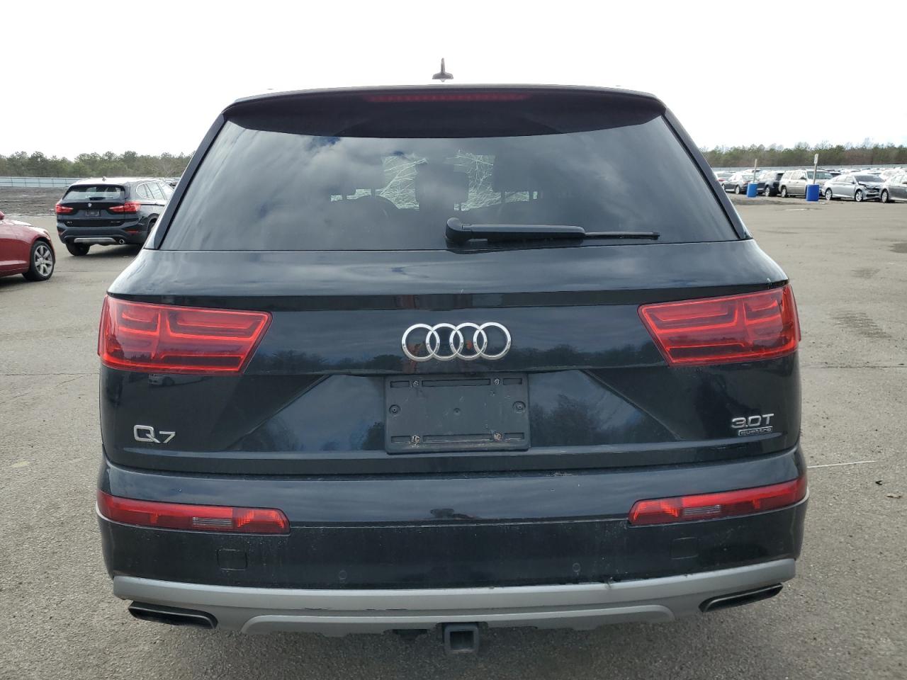 WA1LAAF76JD037675  audi q7 2018 IMG 5