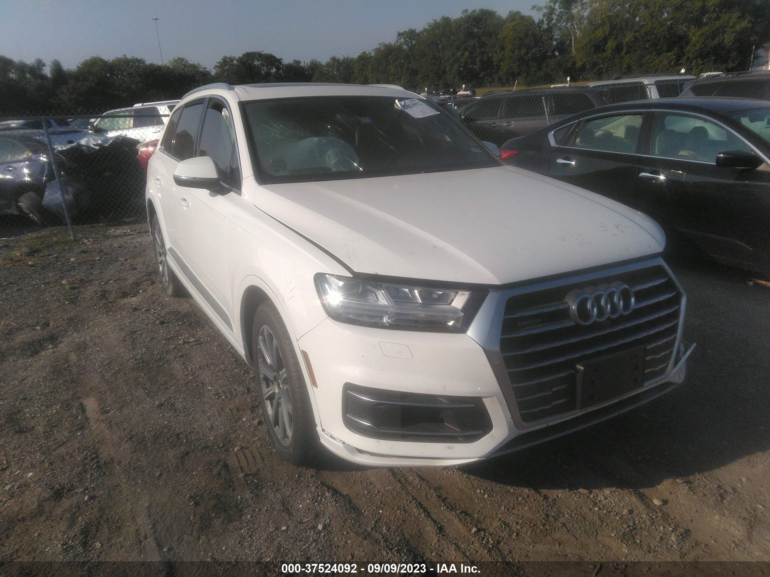 WA1LAAF78JD039623  audi q7 2018 IMG 0