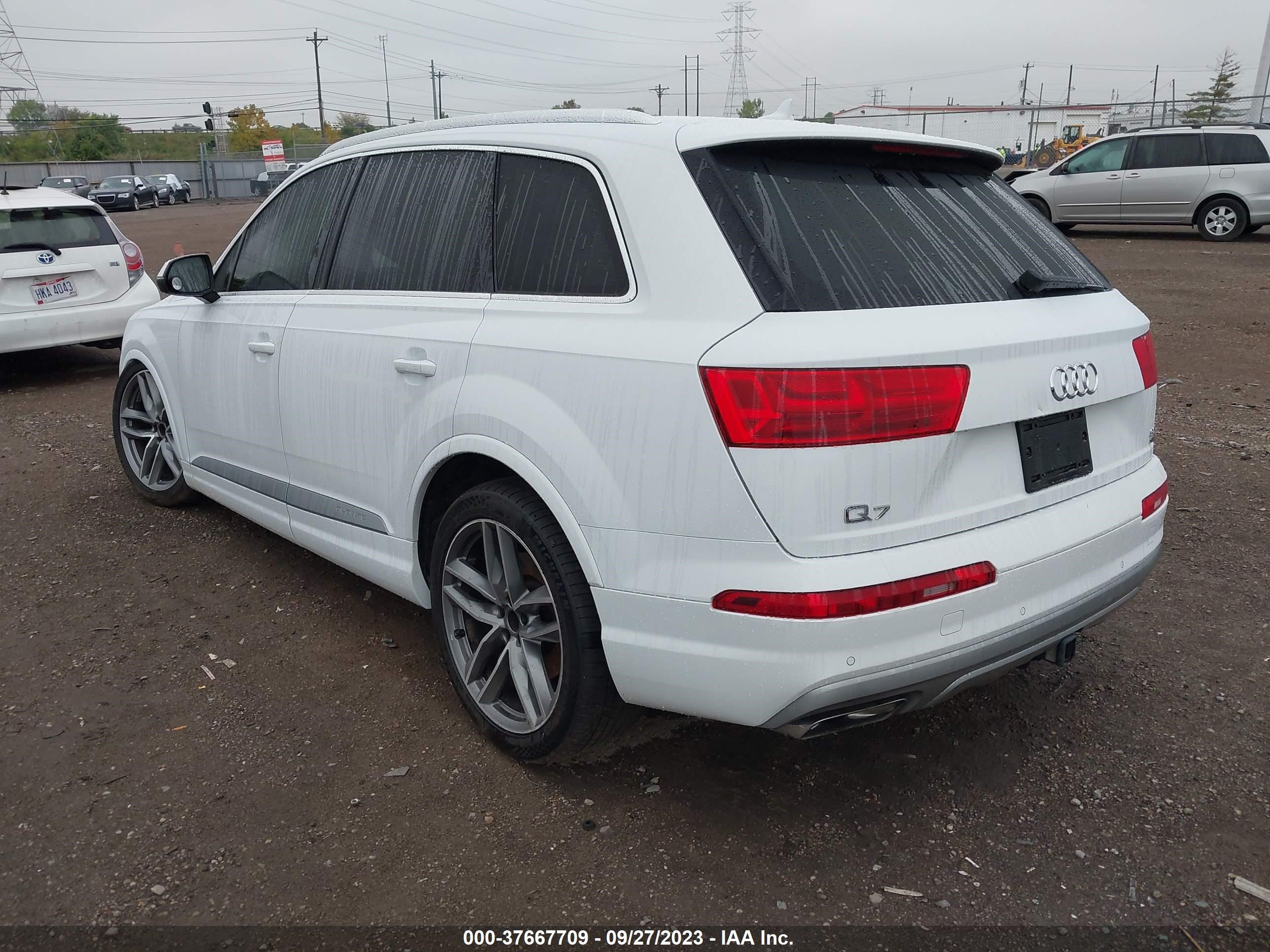 WA1VAAF71JD054537  audi q7 2018 IMG 2