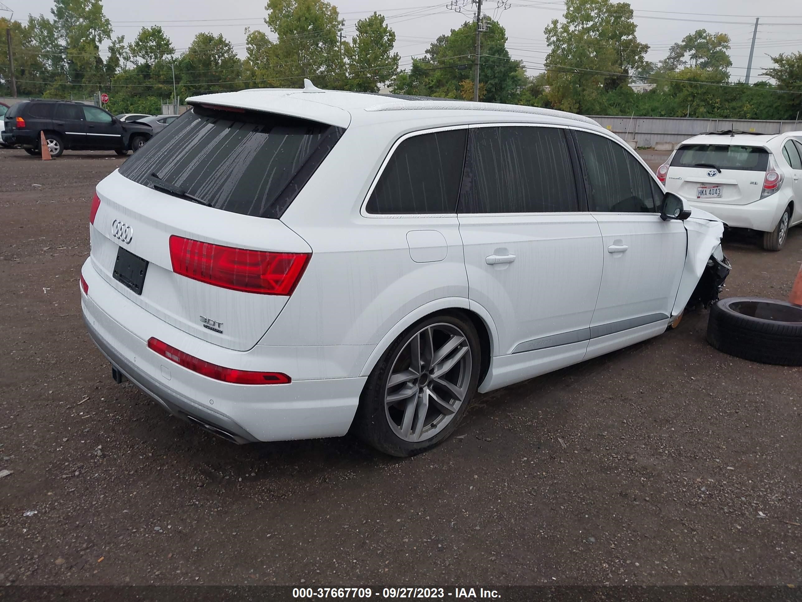 WA1VAAF71JD054537  audi q7 2018 IMG 3