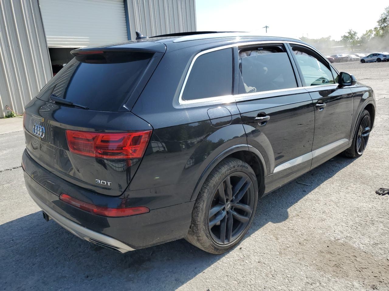 WA1VAAF73JD055088  audi q7 2018 IMG 2