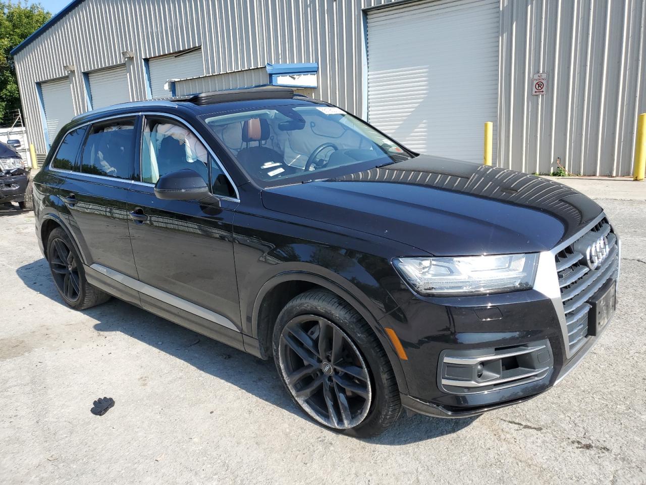 WA1VAAF73JD055088  audi q7 2018 IMG 3