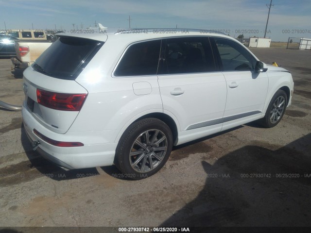 WA1AHBF71KD039330  audi q7 2019 IMG 3